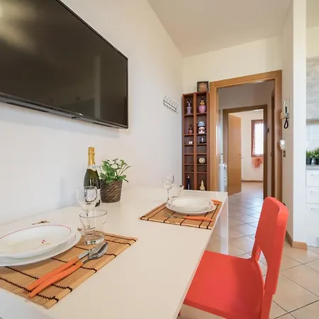 Gardappartamenti Cascinale Pool Desenzano del Garda
