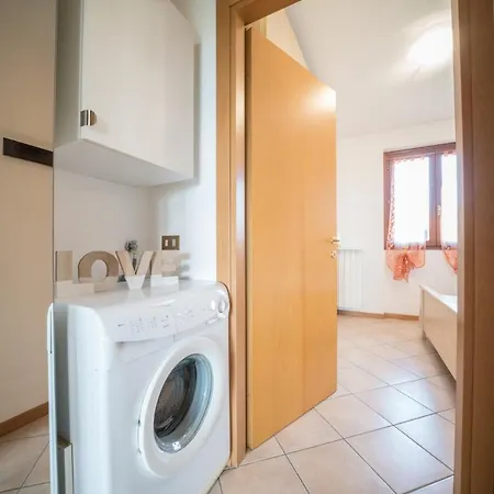 Apartment Gardappartamenti Cascinale Pool Desenzano del Garda